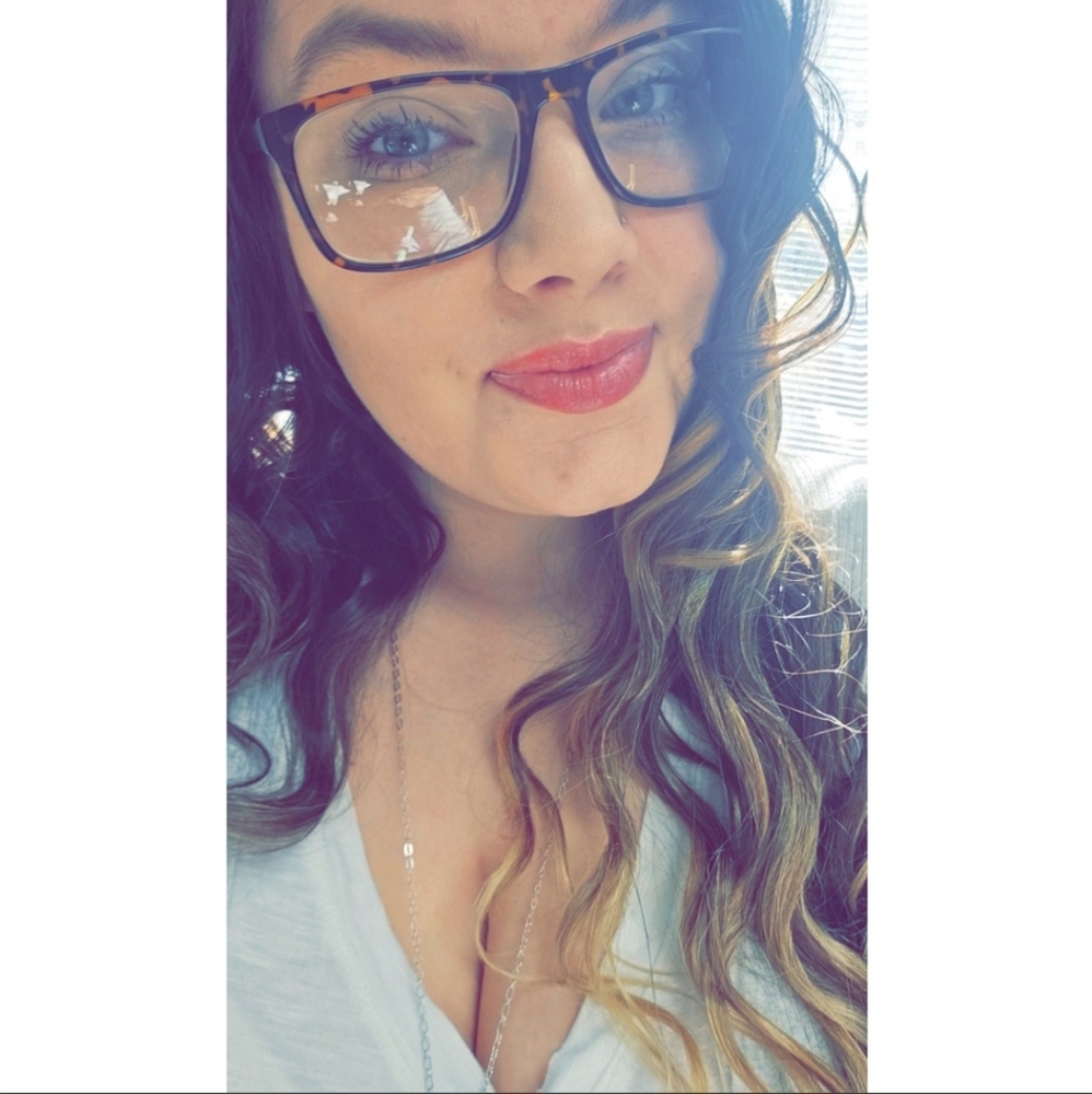 MEET YOUR SELLER! 💖🥰